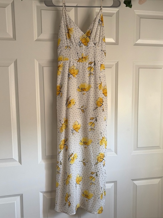 Abercrombie & Fitch Dresses & Skirts - White floral maxi dress with adjustable spaghetti straps